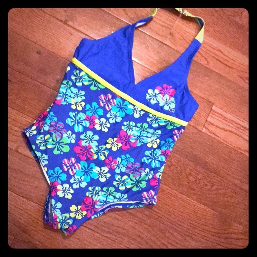 6/$20 Super cute Girl’s OP swimsuit XL